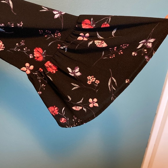 Gibson Floral Blouse - Picture 4 of 6